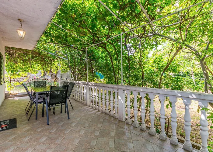 2 Bedroom Stunning In