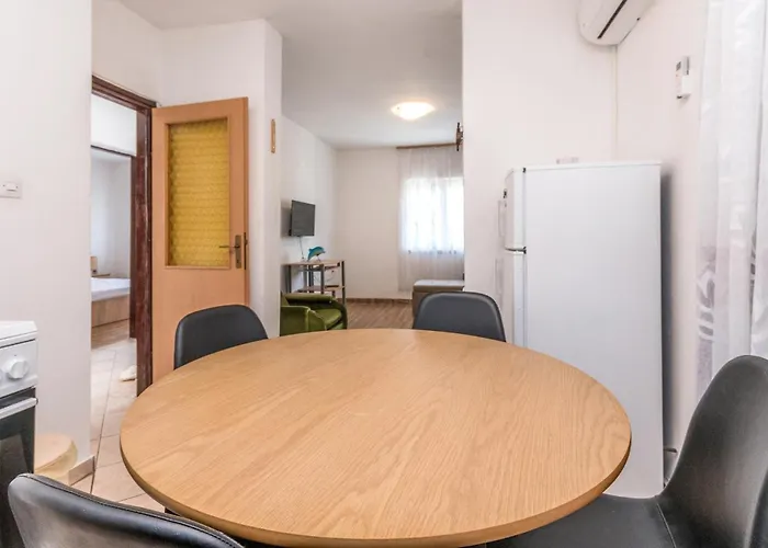 2 Bedroom Stunning In Pakoštane