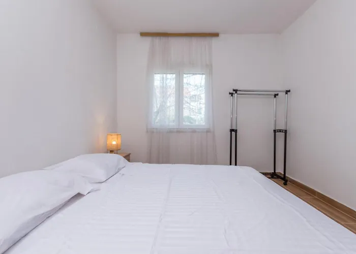 2 Bedroom Stunning In
